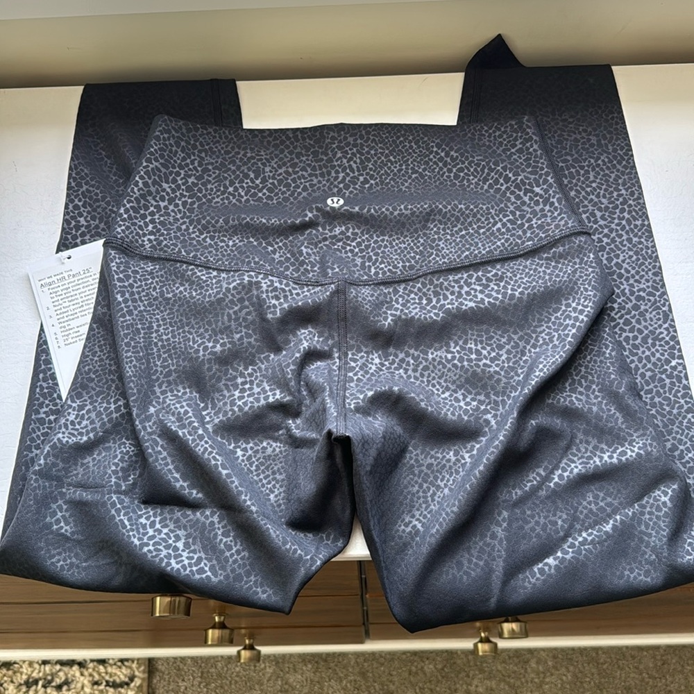 Lululemon align HR pant 28”
